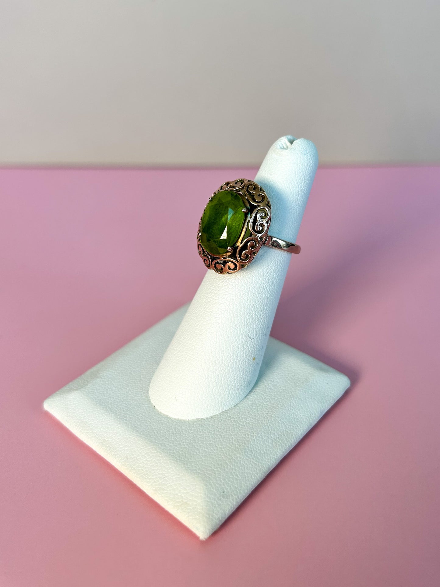 1950s 14k Gold & Peridot Ring
