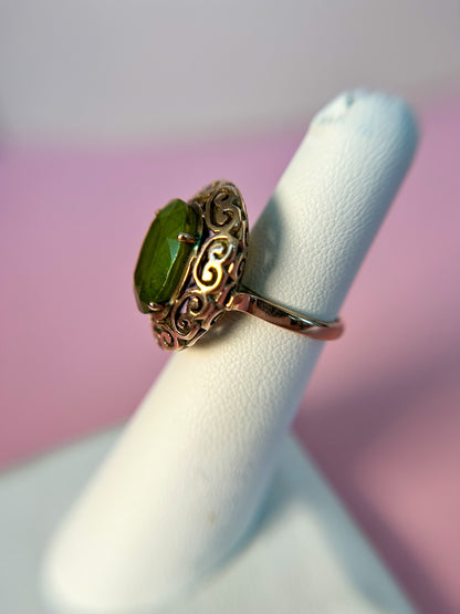 1950s 14k Gold & Peridot Ring